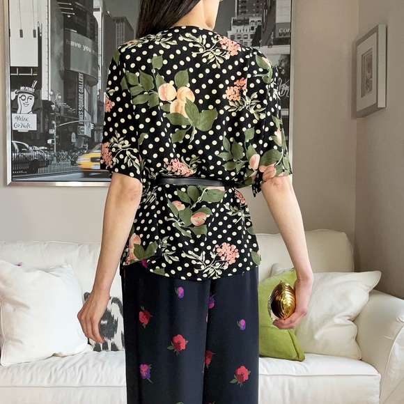 Vintage black polka dot and floral print button down short sleeve blouse - Picture 8 of 16